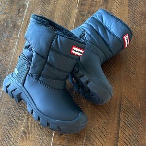 NEW Hunter Kids Black Puffer Insulated Winter Snow Boots Toddler Size 9 EU 25